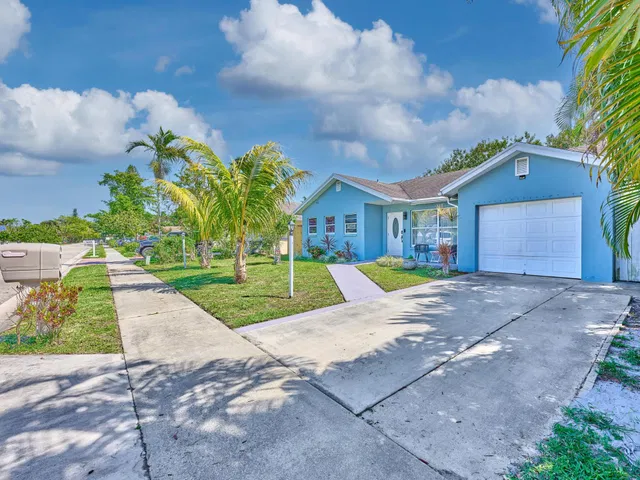 Residence photo 3