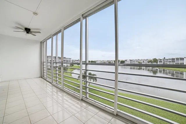 Residence photo 9
