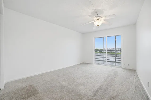 Residence photo 12