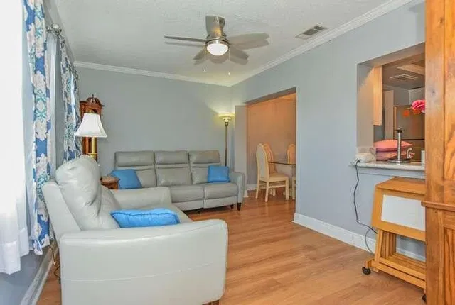  Residence photo 8