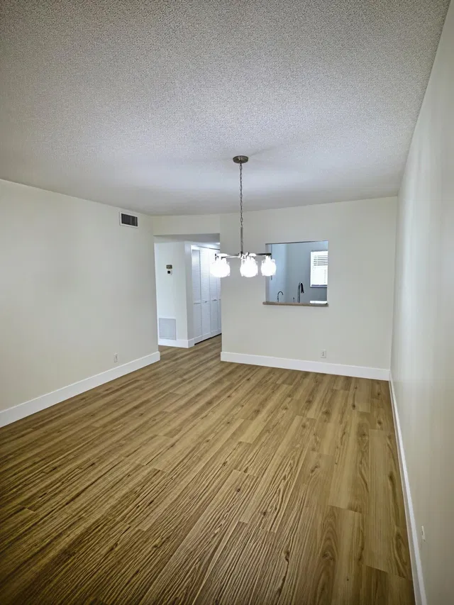 Unit 106 photo 7