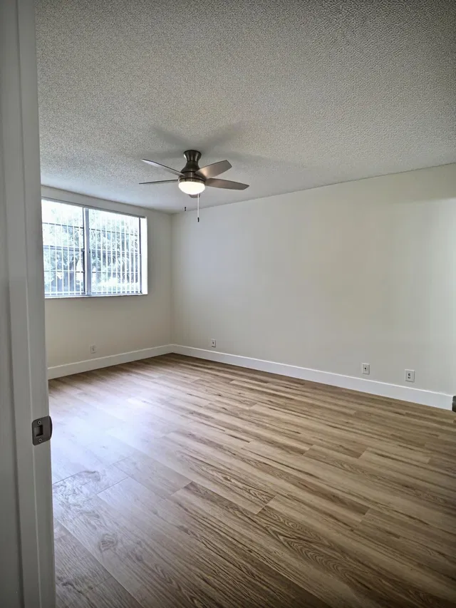 Unit 106 photo 11