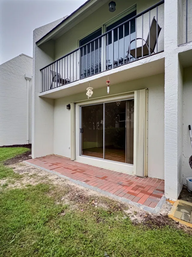Unit 106 photo 21