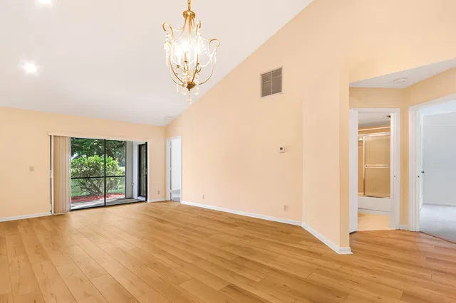 Residence photo 5