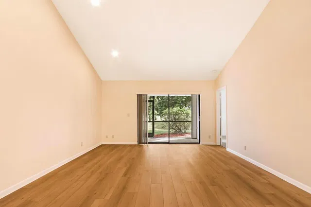 Residence photo 7