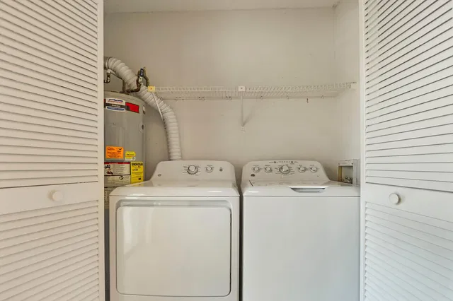 Residence photo 12