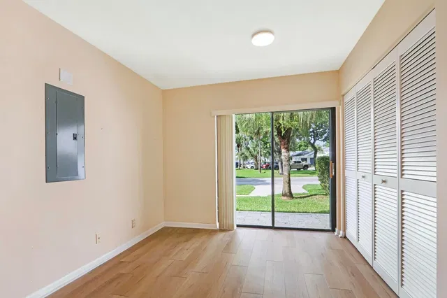 Residence photo 14