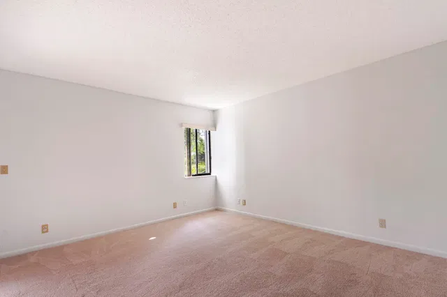 Residence photo 18