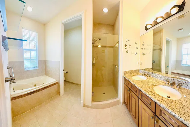 Residence photo 16