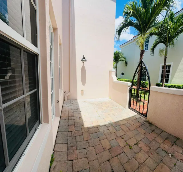 Residence photo 33
