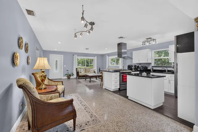 West Palm Beach Residence photo 3