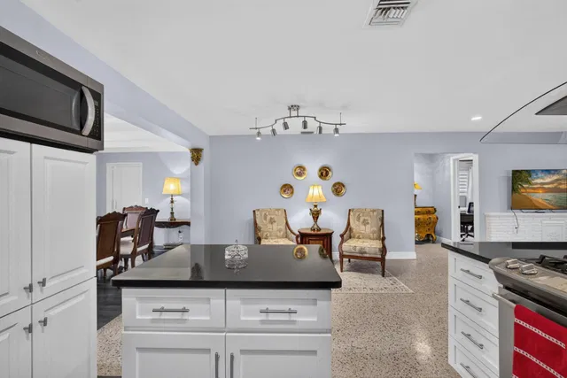 West Palm Beach Residence photo 11