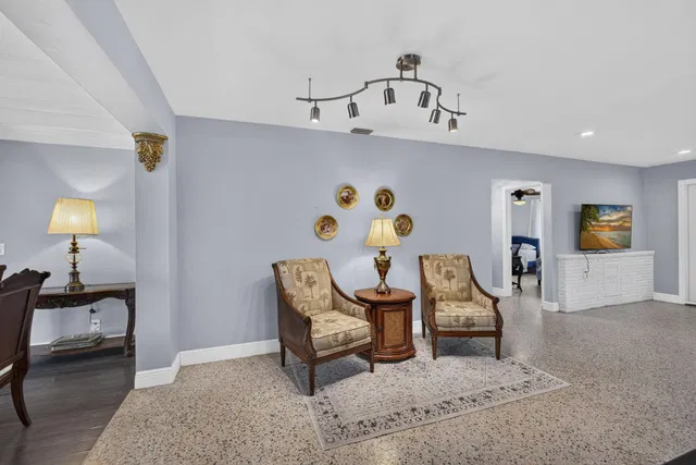 West Palm Beach Residence photo 17