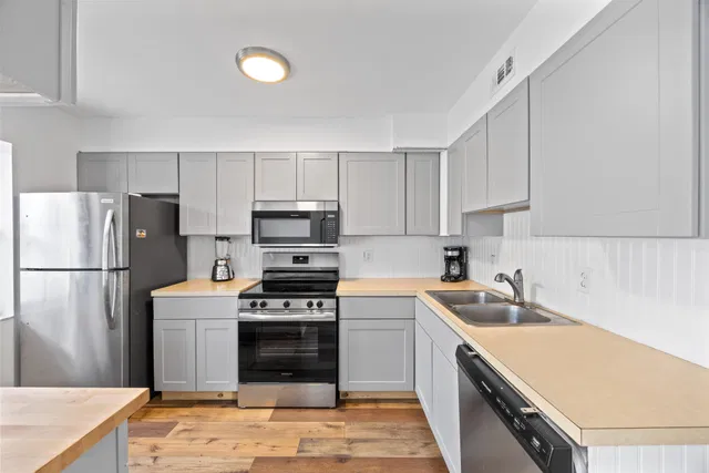 Residence photo 2