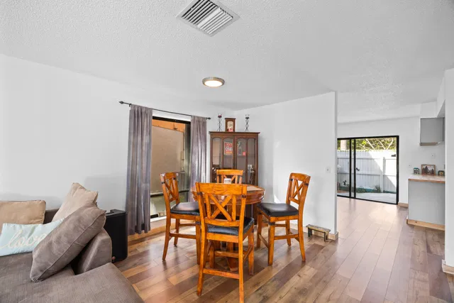 Residence photo 10