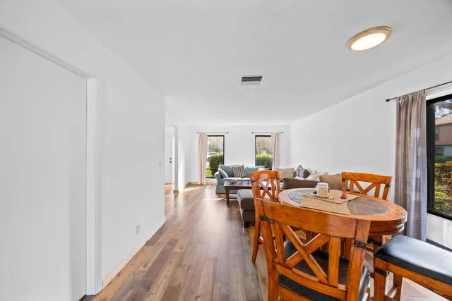 Residence photo 11