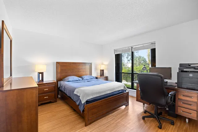 Residence photo 15