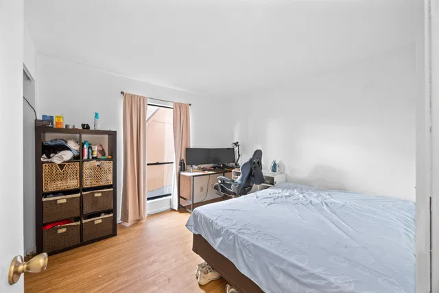 Residence photo 20