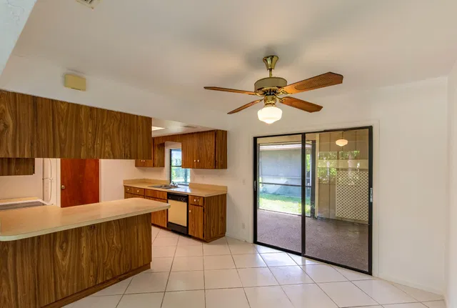  Residence photo 6
