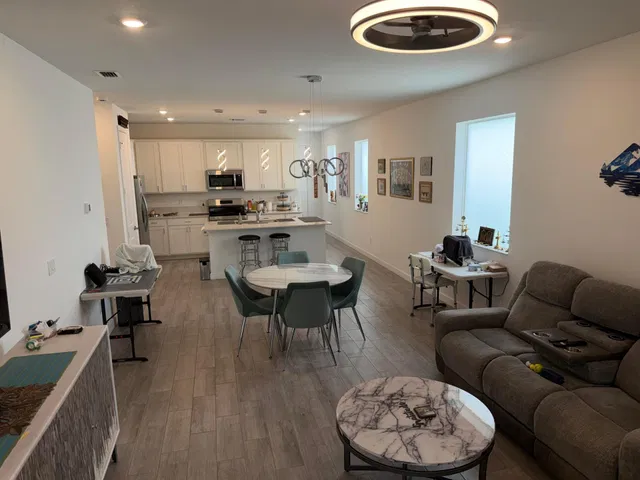 Residence photo 28