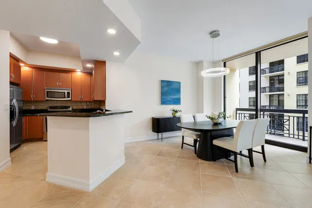 Two City Plaza Unit 1004 photo 6