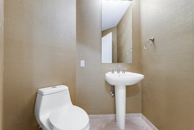 Two City Plaza Unit 1004 photo 7