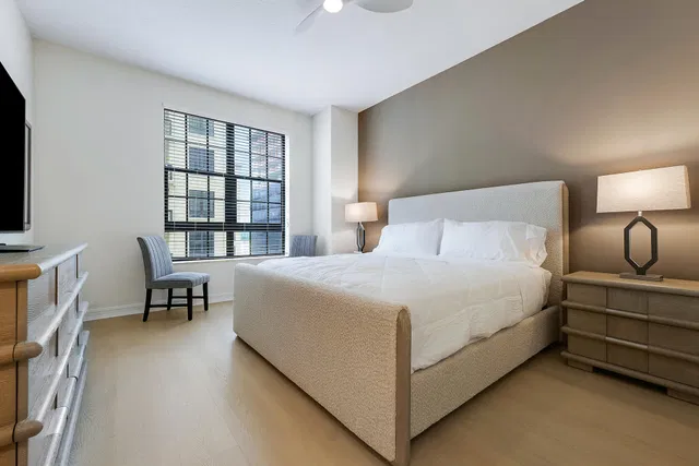 Two City Plaza Unit 1004 photo 8