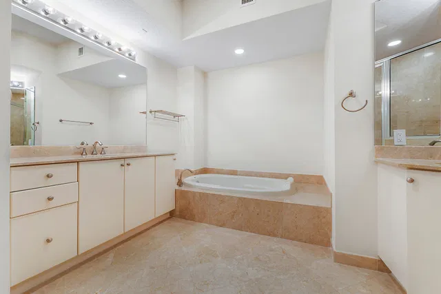 Two City Plaza Unit 1004 photo 9