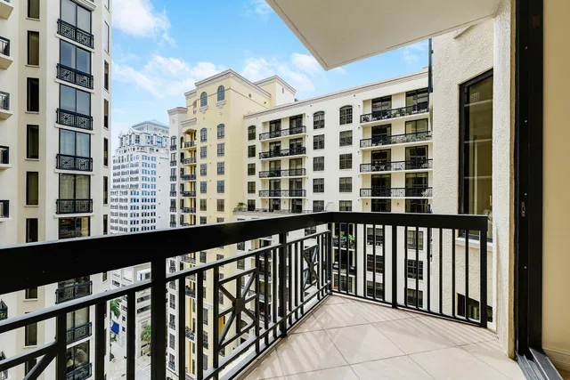 Two City Plaza Unit 1004 photo 14