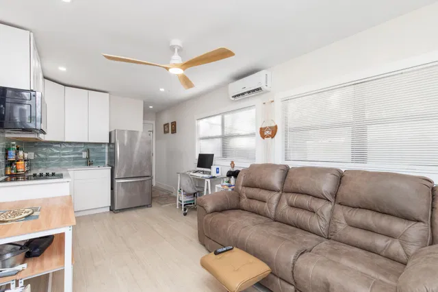 Residence photo 103