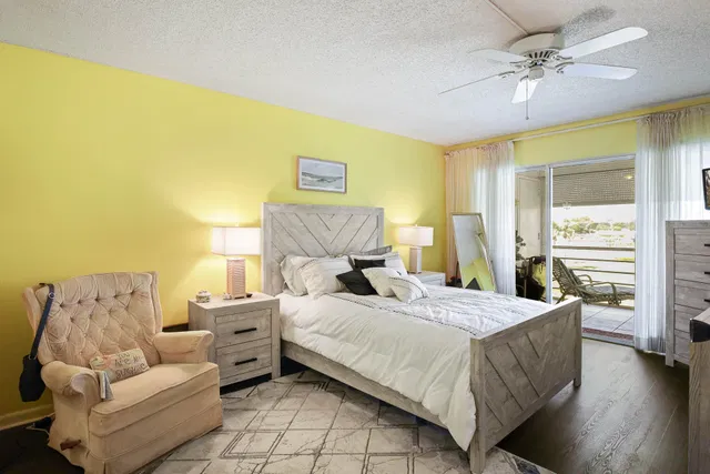 Unit 402 photo 11