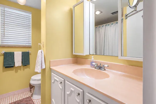 Unit 402 photo 15