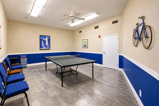 Unit 402 photo 40