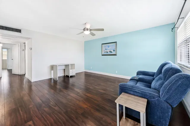  Residence photo 4