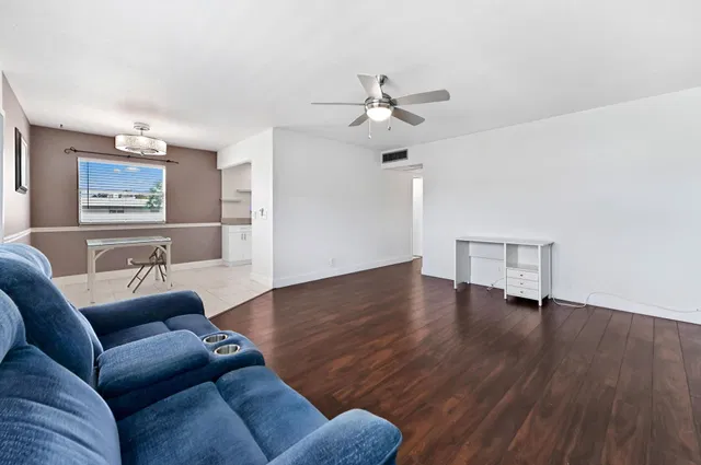  Residence photo 6