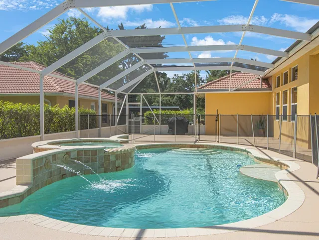 Residence photo 3
