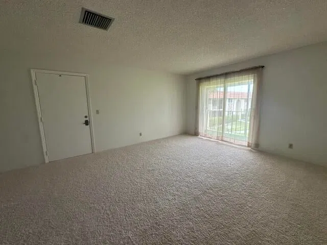 Unit 207 photo 3