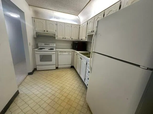 Unit 207 photo 6