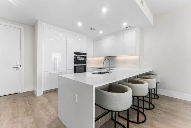 Nautilus 220 Unit 917 photo 6