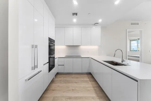Nautilus 220 Unit 917 photo 8