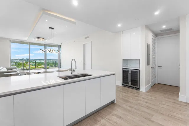 Nautilus 220 Unit 917 photo 11