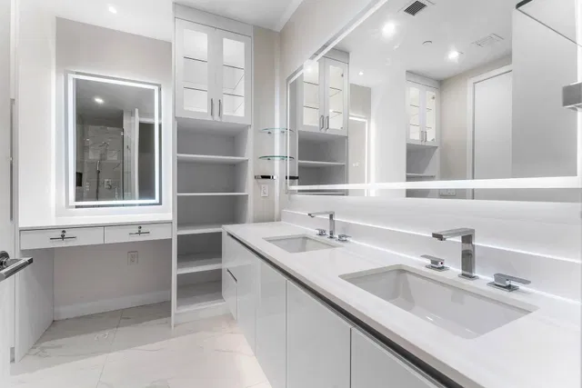 Nautilus 220 Unit 917 photo 25