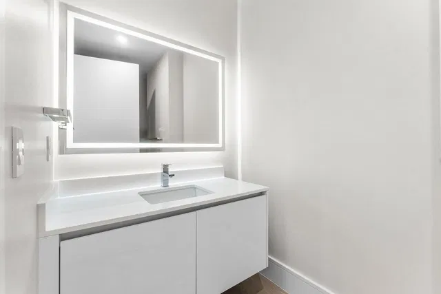 Nautilus 220 Unit 917 photo 30