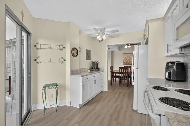  Unit 407 photo 24