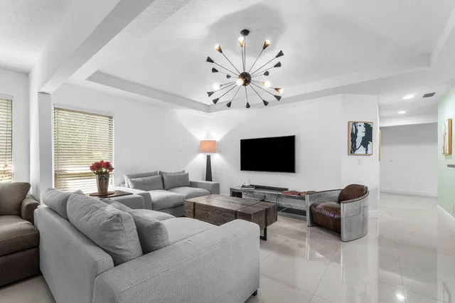 Eastpointe Country Club Residence photo 5