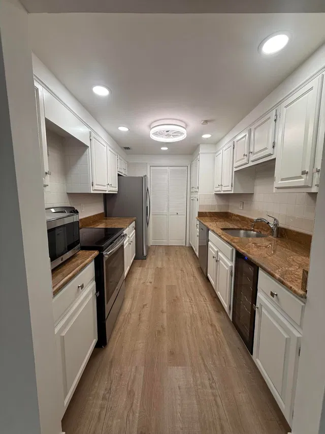 Unit 1030 photo 3