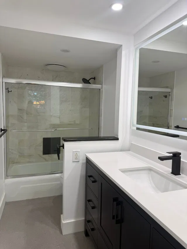 Unit 1030 photo 9