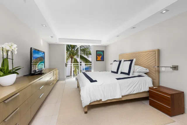 Winthrop House Condos Unit 317 photo 15