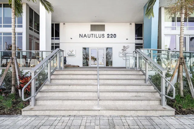 Nautilus 220 Unit 1209 photo 2