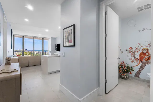 Nautilus 220 Unit 1209 photo 5